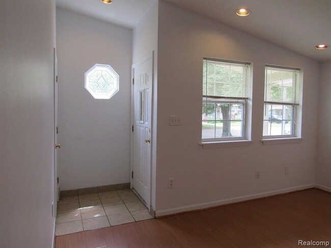 Foto del edificio - 1747 E Pearl Ave