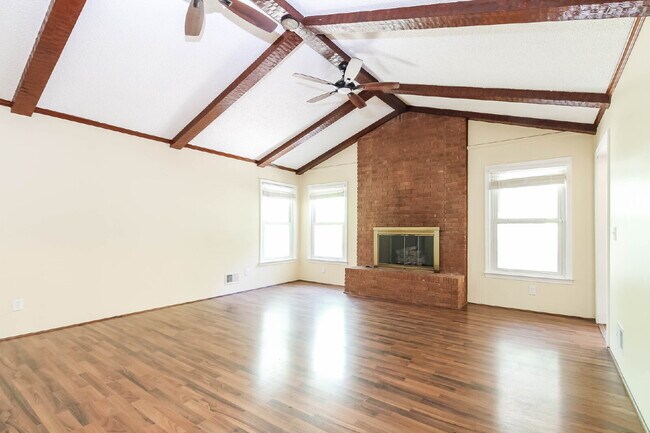 Building Photo - Charming 3-Bed, 2-Bath Home in Columbia’s Serene Highgate Neighborhood!