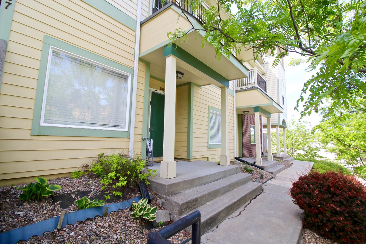 Primary Photo - 2907 Cherry St