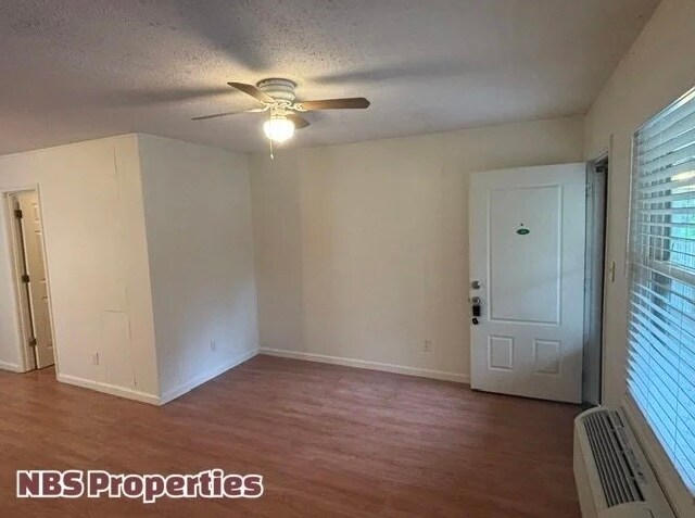 Foto del edificio - 867 N Gallaher View Rd