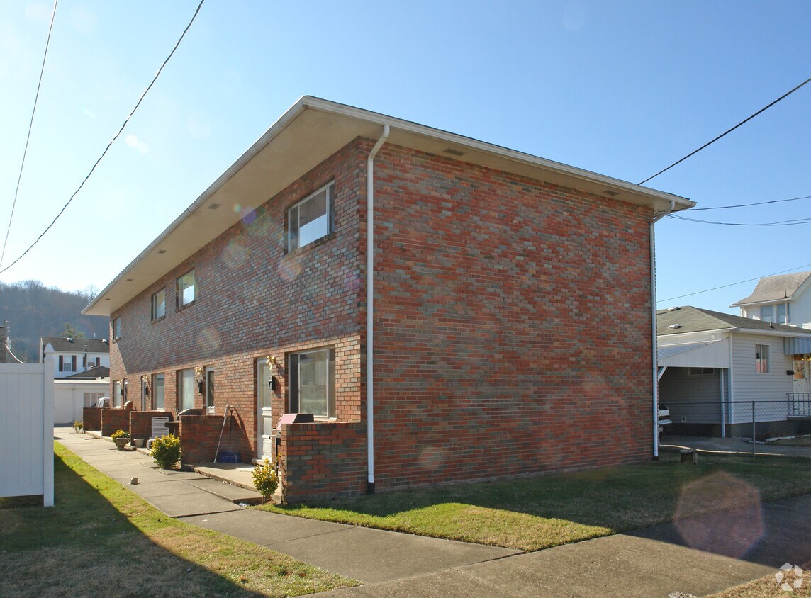 733 Lee St, Barboursville, WV 25504 Apartments in Barboursville, WV