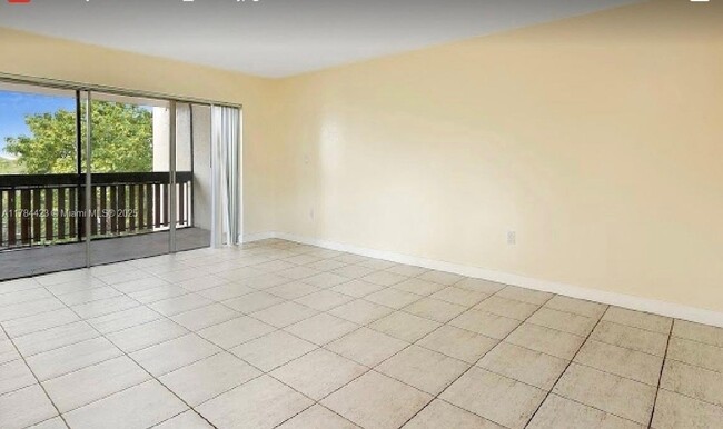 Building Photo - 10651 SW 108th Ave