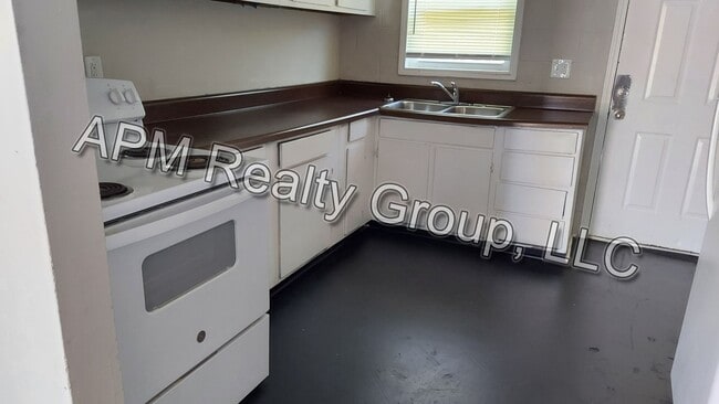 Building Photo - Updated apartment off Harden Street