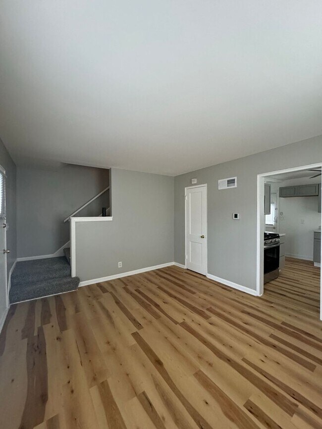 Foto del edificio - Cozy & Updated Duplex – Close to UMKC, Rockhurst & More