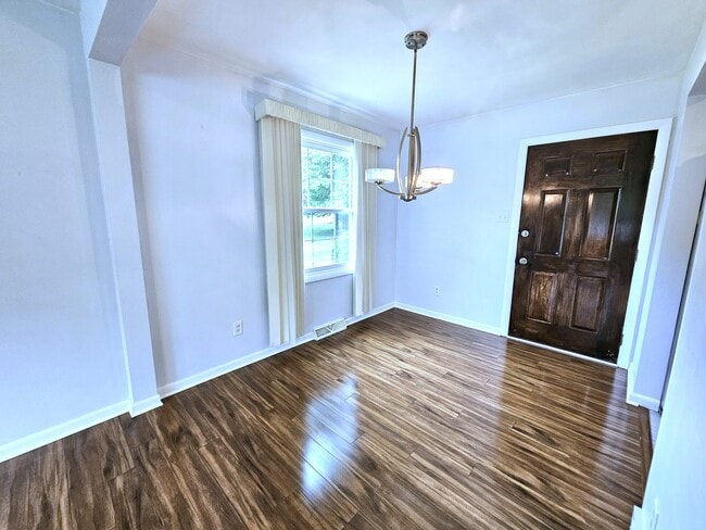 Main Level-Dining Room 10.2x8.4 - 172 Lincoln Hill Dr