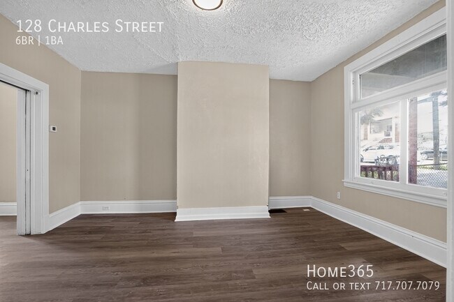 Building Photo - 128 Charles St
