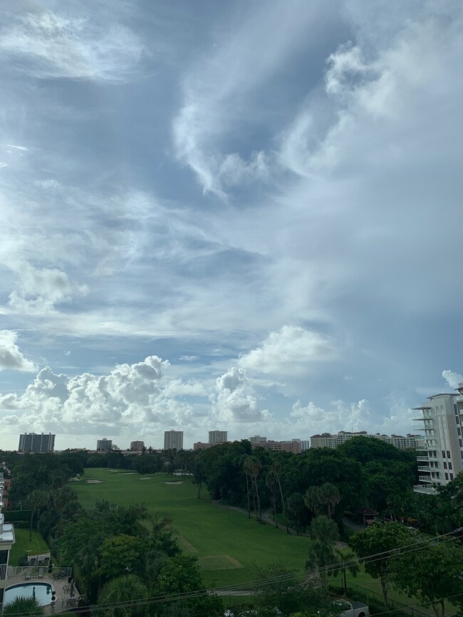 Foto del edificio - 99 SE Mizner Blvd
