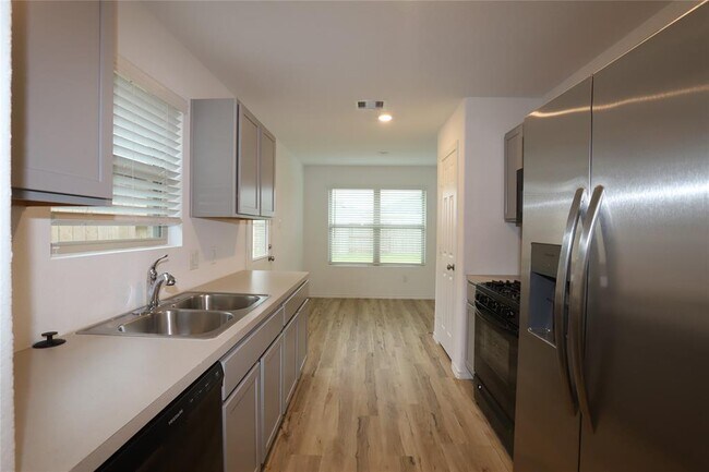 Building Photo - 27002 Winward Crk Trl