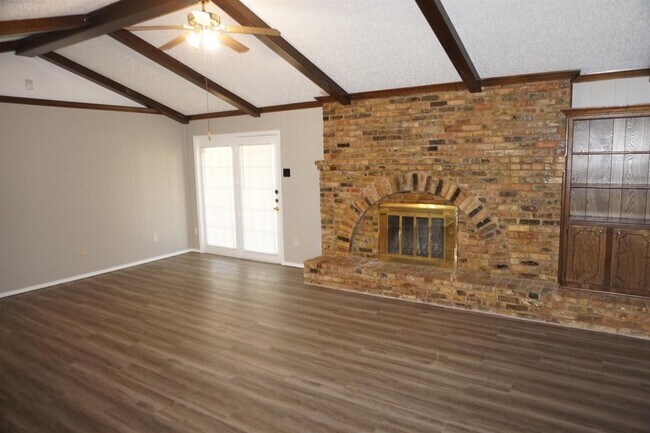 Building Photo - 4802 72nd St