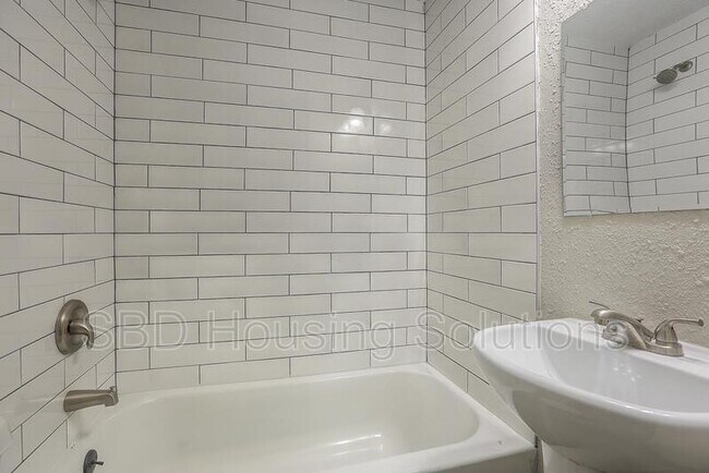 Foto del edificio - 1007 S Noland Rd