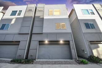 Building Photo - 325 Eado Park Cir