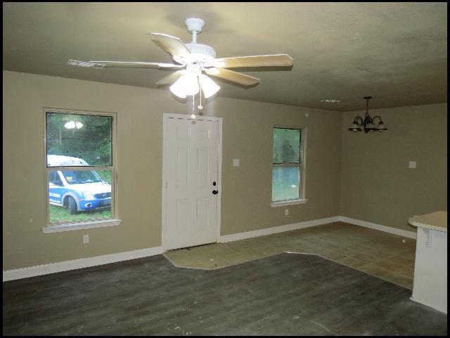 Foto del edificio - 185 Charles Dr