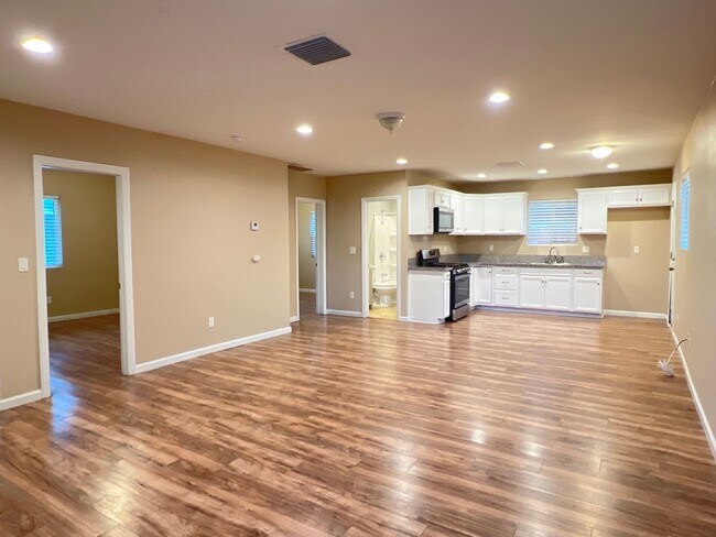 Foto del edificio - Northeast Bakersfield