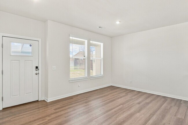 Building Photo - 4802 W Planetree St
