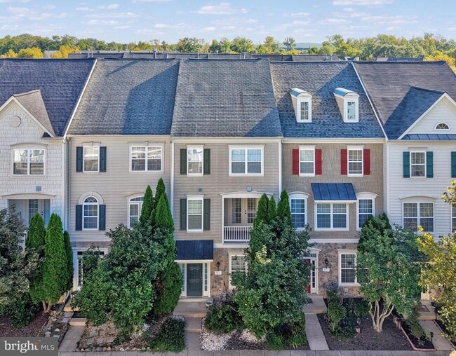 Building Photo - 743 Collington Ct