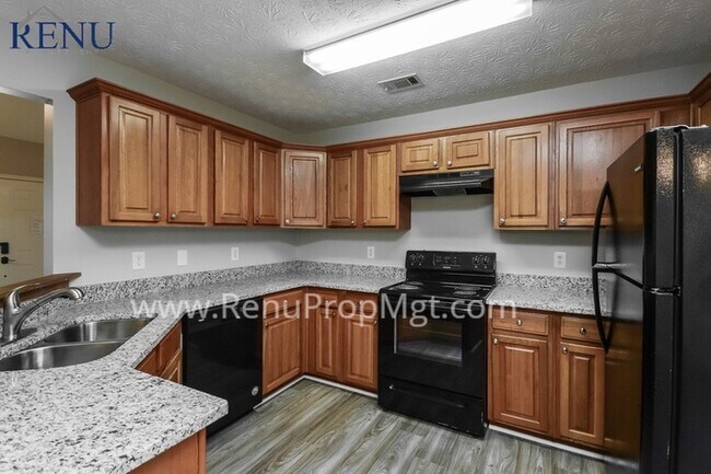 Building Photo - Now Available 4 bedroom 3 bath