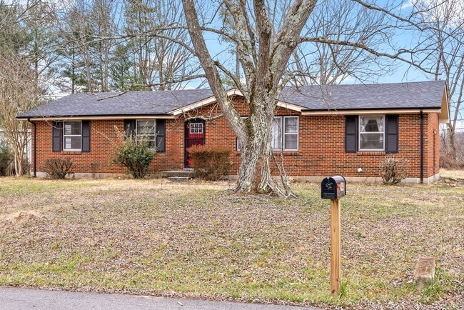 Foto del edificio - 3 Bedroom 1 1/2 Bath Home For Rent Near Madison Street!