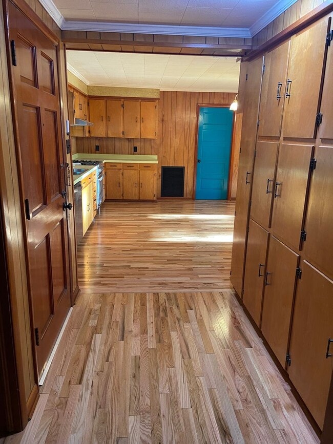 Building Photo - 3 Bedroom Biloxi