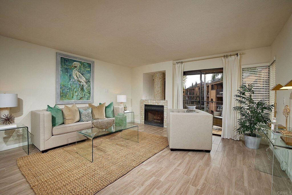 Living room (unfurnished) - 4004 Aguila St