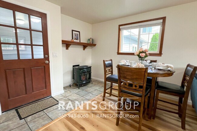 Building Photo - 1 br, 1 bath House - 6930 6th Ave SW