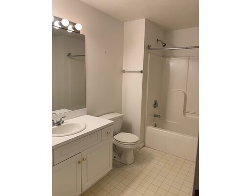 Foto del edificio - 1 Riverview Blvd