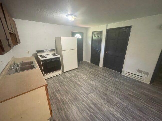 Building Photo - 815.5-B Griffin-S