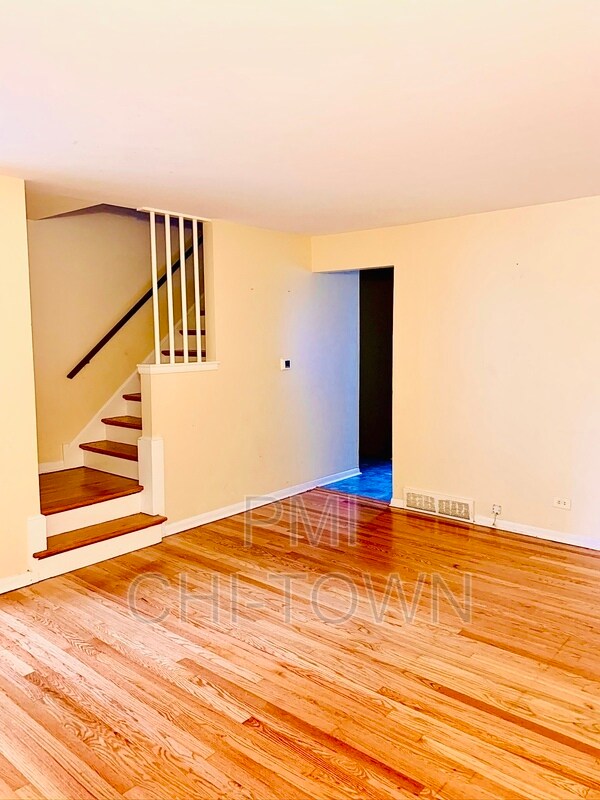 Building Photo - 5016 Suffield Ct