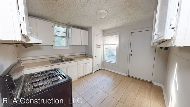 Building Photo - 3 br, 2 bath House - 206 S. Spruce