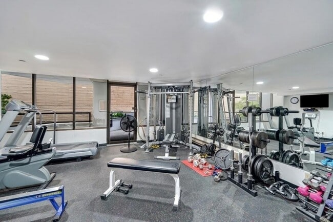 Building Photo - Harbour Heights - 2 bedrooms