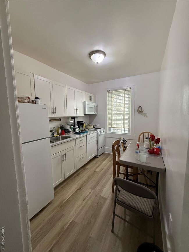 Foto del edificio - 128 Poningo St