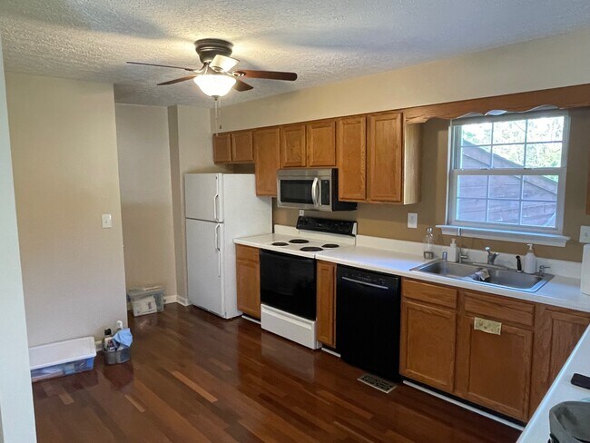 Foto del edificio - 2743 Rutland Rd