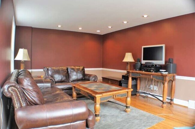 Foto del edificio - 517 Maple Hill Rd