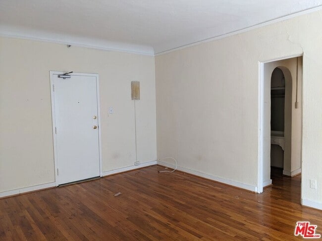 Building Photo - 665 Cochran Ave