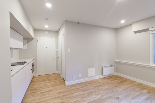 Building Photo - 3455 Rue Aylmer