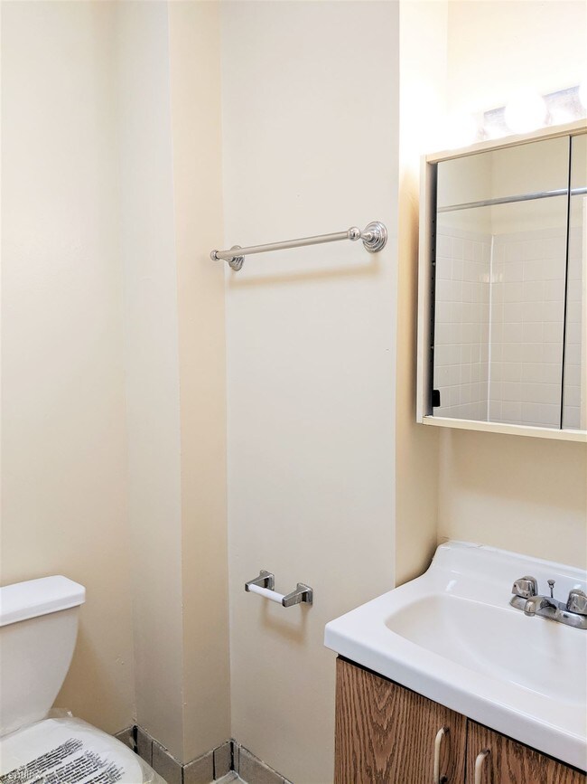 Building Photo - 1 br, 1 bath Apartment - 3937 Pine St