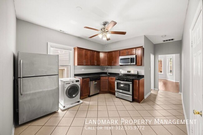 Foto del edificio - 2947 N Avers Ave