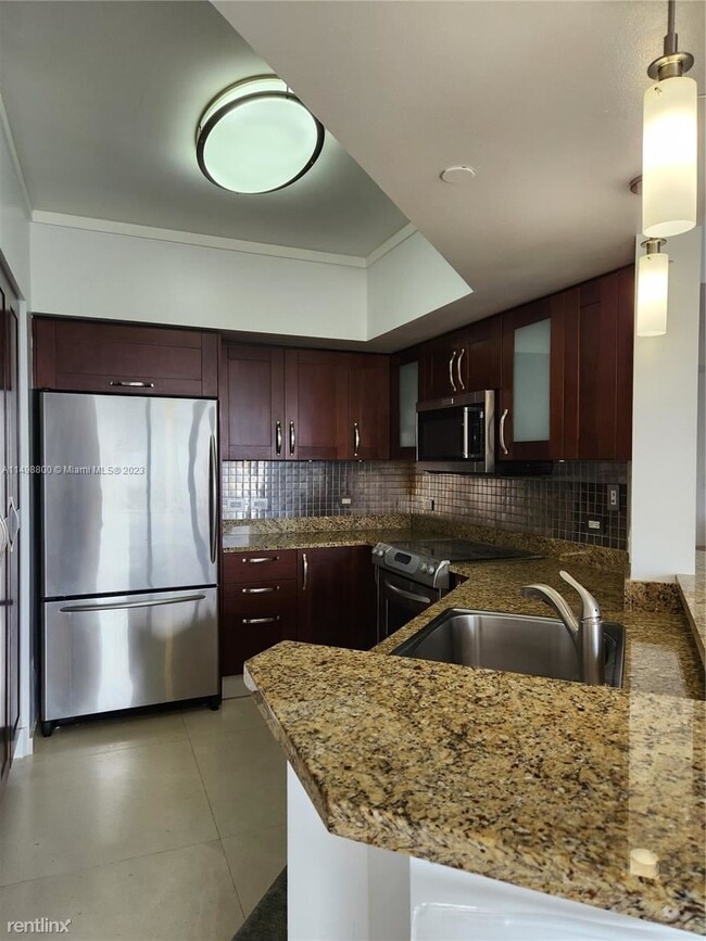 Foto del edificio - 2 br, 2 bath Condo - 19900 E Country Club ...