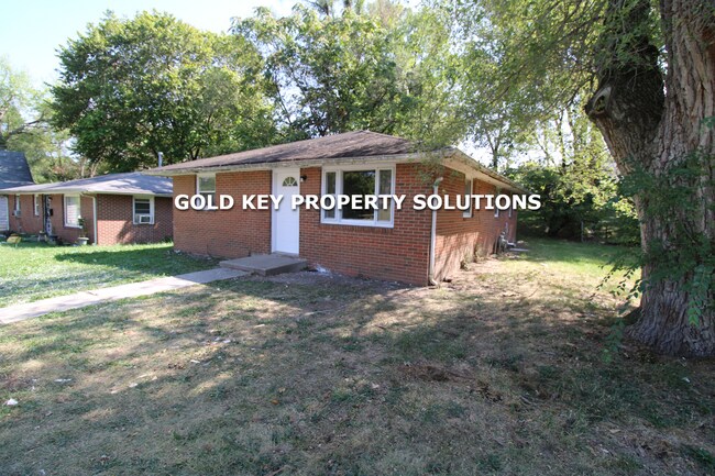 Foto del edificio - 3 BR 1 BA Brick Ranch with New Flooring and Paint (NO SECTION 8)