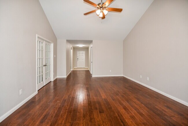 Foto del edificio - 3006 Flowering Springs Dr
