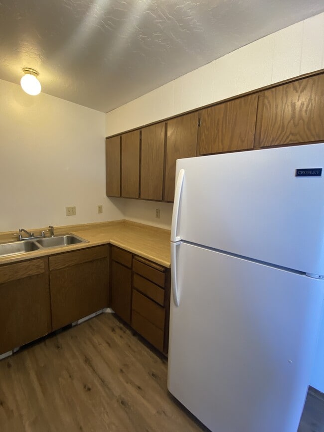 Building Photo - 306 Columbine Ave