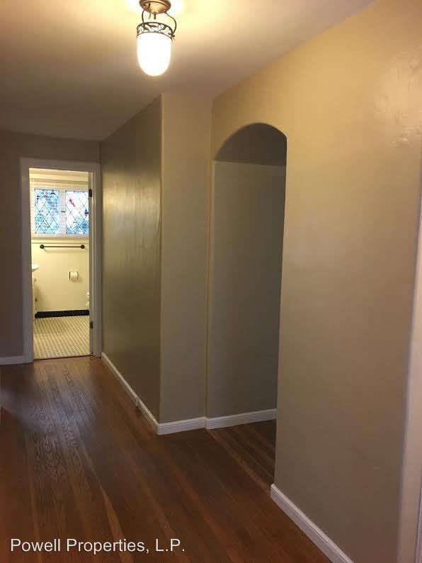 Building Photo - 115 I St