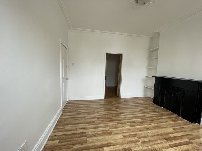 Building Photo - 345 52nd St