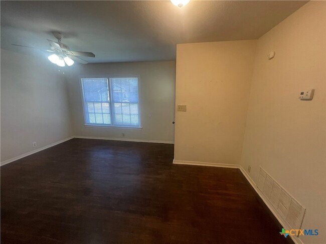 Foto del edificio - 1610 Travis Ave