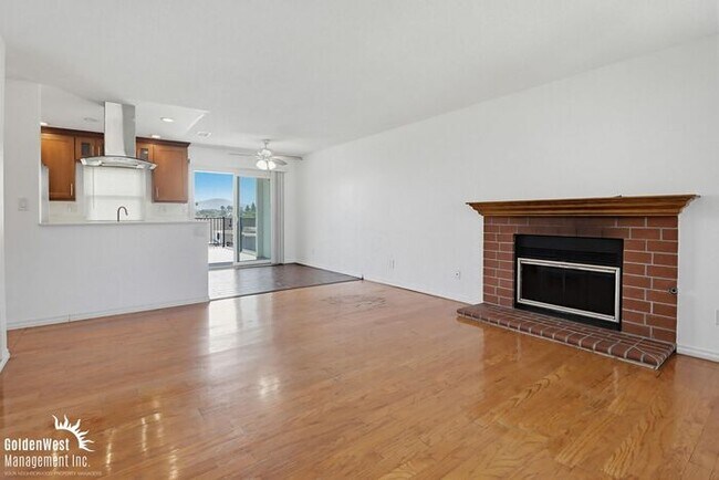 Foto del edificio - Lovely 3Bdm 2Ba Home with Spacious Outdoor Raised Deck in Lemon Grove!