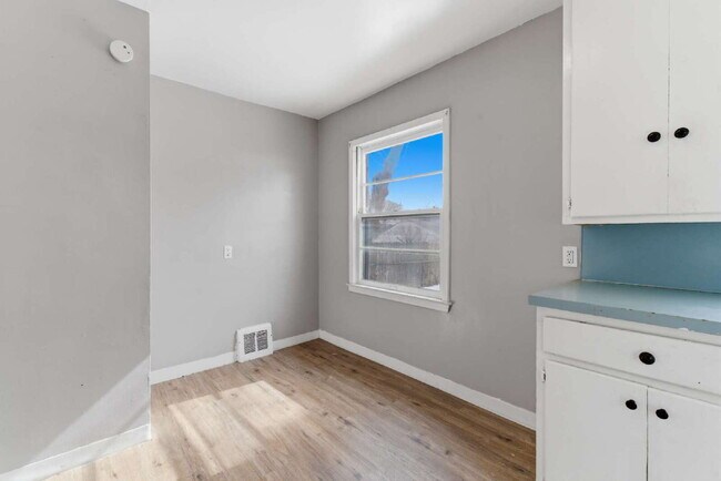 Foto del edificio - Comfortable & Convenient 2BR Living