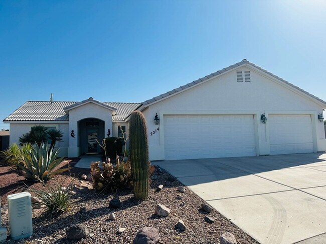 Building Photo - FULLY FURNISHED SHORT OR LONG TERM RENTAL ...