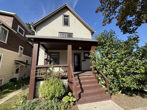 Building Photo - 324 S Cayuga St