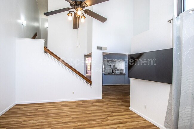 Building Photo - 1718 S Longmore