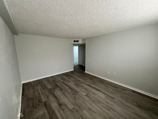 Building Photo - Vista Shores