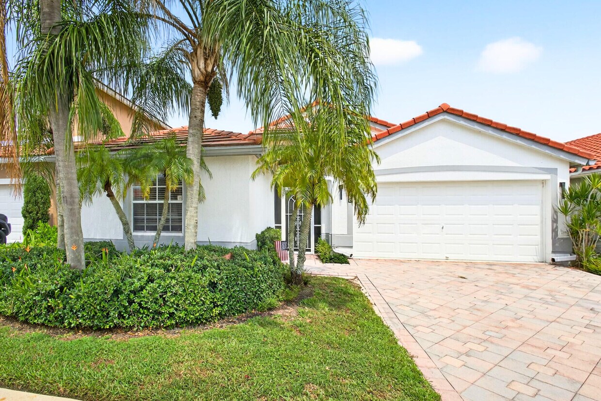 Foto principal - 15155 Newquay Ct